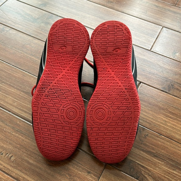 Lotto Junior Cleat
Soccer Indoor  for boys size US 4 - Picture 5 of 6